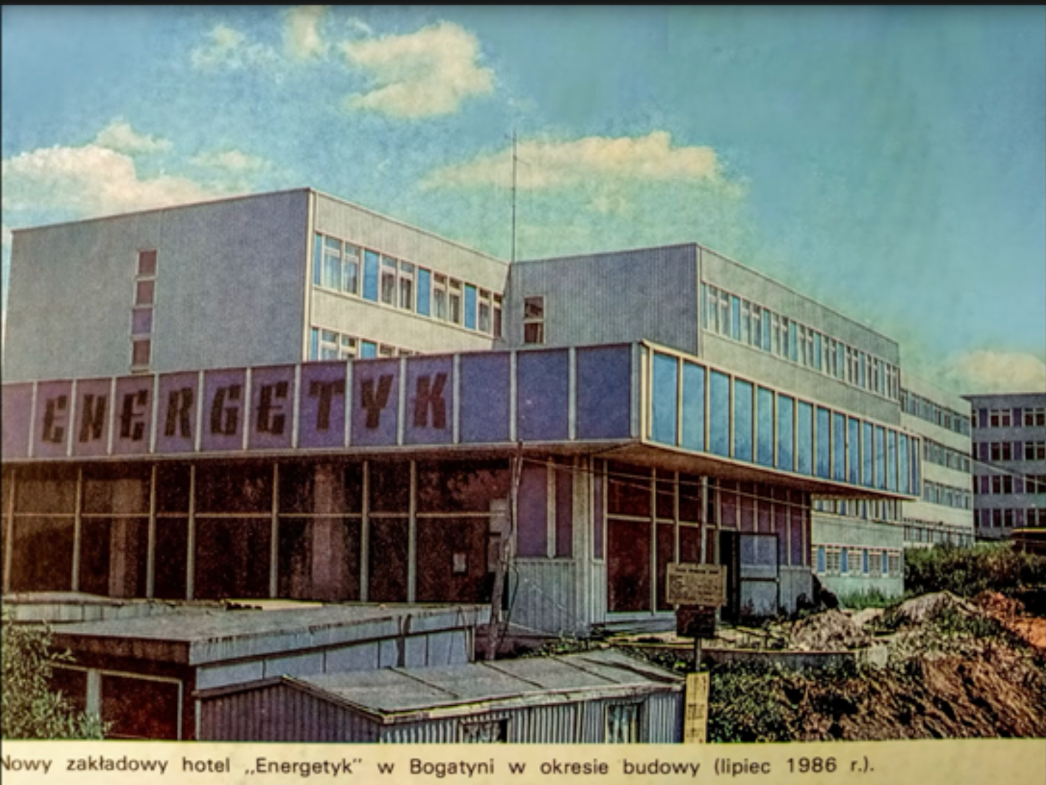 Budynek Energetyk w Bogatyni, dzisiejszy Hoker, podczas budowy w lipcu 1986 roku